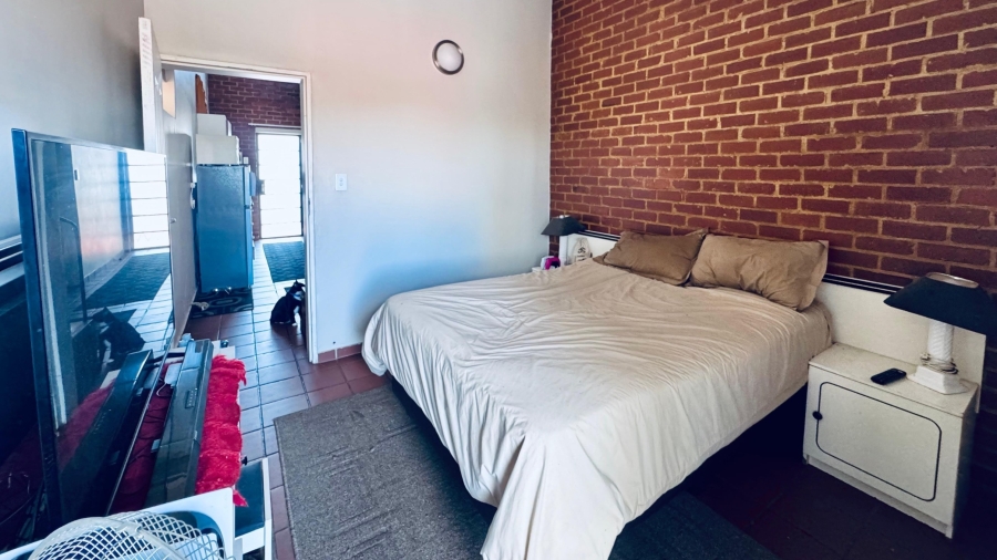 1 Bedroom Property for Sale in Rustenburg Central North West